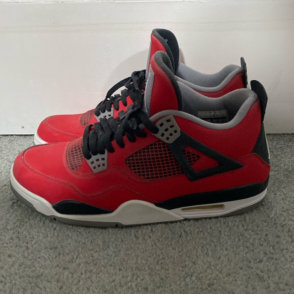 Air Jordan 4 Retro